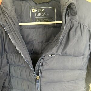FIGS Navy On-Shift Packable Puffer